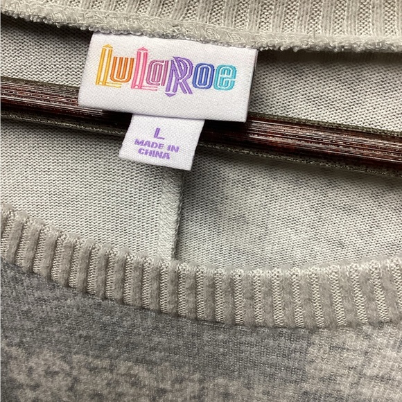 LulaRoe Tammy Top. Gray block pattern. Size Large - Picture 9 of 12